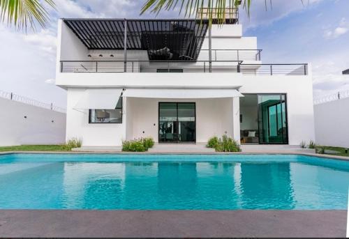 Casa Francia Celebración Pool Starlink in Tlajomulco de Zúñiga