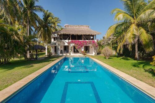 Casa Maya private villa on the beach in Puerto Escondido