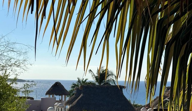Casa Rosa - Steps to Playa Manzanillo in Puerto Escondido