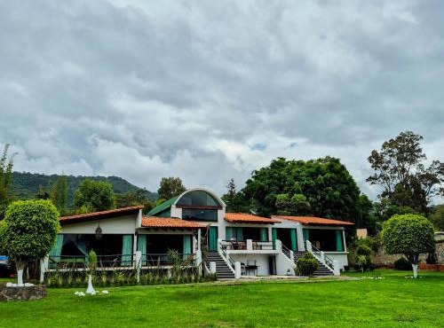 Casa Valle Horus in Valle de Bravo