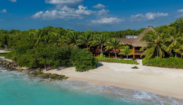 Casa Vela - Beachfront luxury lodge with private chef & staff in Playa del Carmen