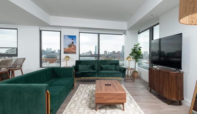 Central Upscale 2BR Condo wGym Office & Parking in Cambridge
