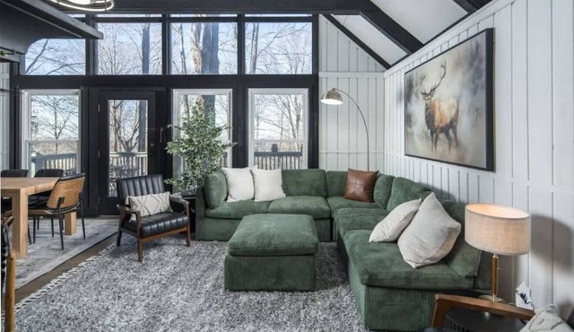 Charming Cabin | Near Slopes | Hot Tub | Pets | Spring Savings in Beech Mountain