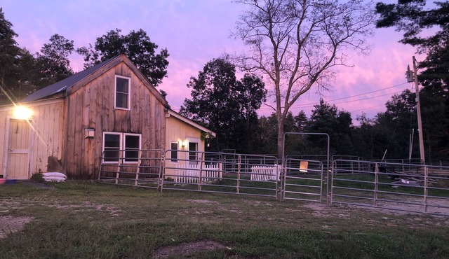 Charming Comfortable Cottage at Windcroft Stables in Madison