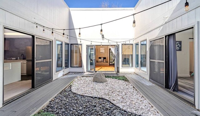 Charming Houston Getaway in Houston