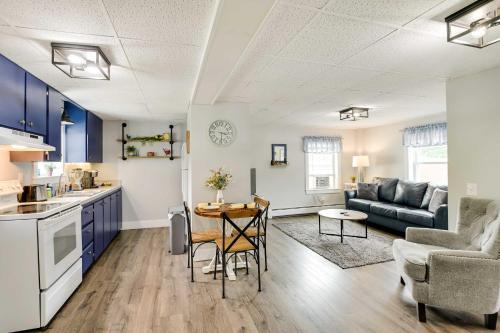 Chic & Central Apartment ~ 6 Mi to Sebec Lake! in Dover-Foxcroft