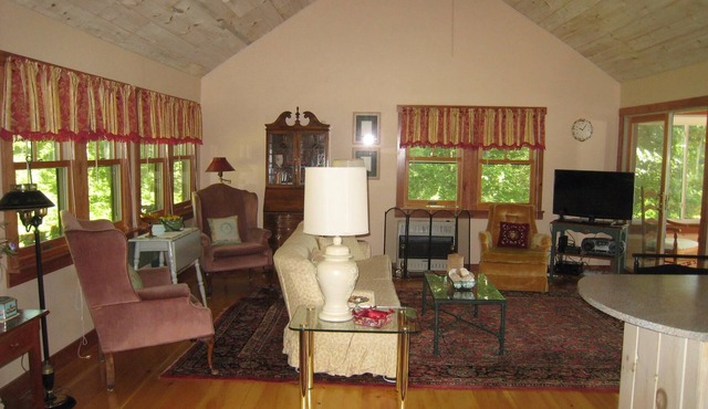 Classy Cedar Shake on Damariscotta Lake Charm w/Amenities Boats BEST Sr. choice! in Newcastle