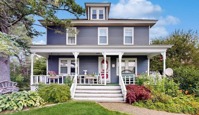 Coastal Serenity Retreat with Ocean Views, Spacious Porch and Modern Comforts in Sullivan
