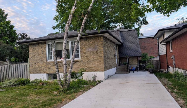 Comfortable Private Room in Shared Bungalow | Near Hospital, Schools & Shopping in Peterborough