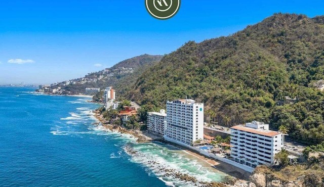 Costa Sur Suite 2 | 1BR/1.5BA Puerto Vallarta, Beachfront Pool & WiFi in Puerto Vallarta
