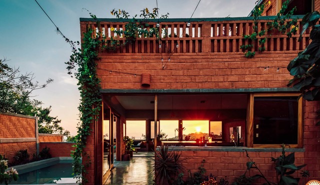 COYOTE - Oceanview 7 Beds. Villa, 2 swimming pools, pool table in puerto angel