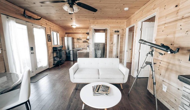 Cozy Cub Cabin, Wilderness Retreat Williams AZ near Grand Canyon, Fire pit in Williams