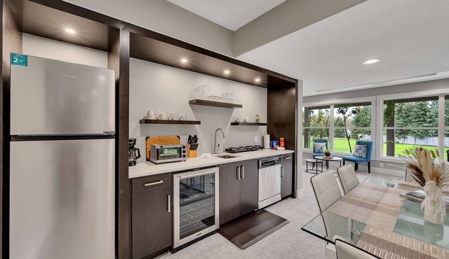 DaVinci - Tranquil 4bdrm Retreat with Pond Access in Sturgeon County
