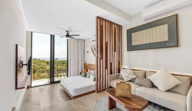 Deluxe Studio, Balcony, Sea View - Ixuh Ocean Front 5 Ave Playa del Carmen in Playa del Carmen