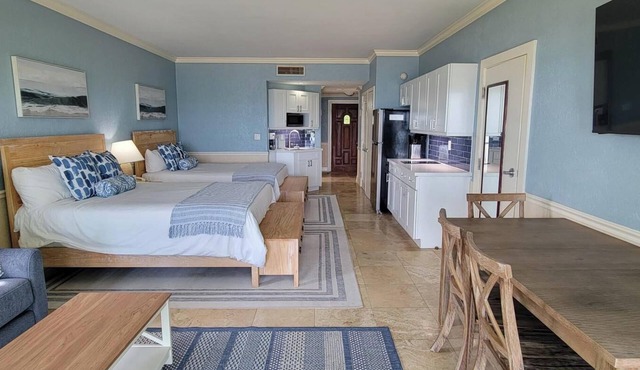 DESPITE CLOSURE UNITS AVAILABLE -Ocean Front Cottage, Old Bahama Bay Resort. in Freeport