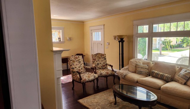 Downtown 4-bedroom house with AC in Grand Rapids, Medical Mile in Grand Rapids