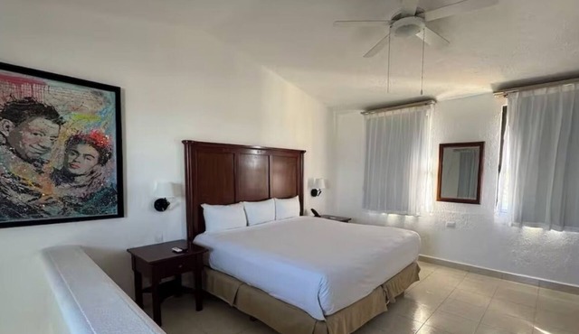Duplex-Style Ocean View Studio with Balcony at Family Friendly Cancun Resort in Cancún