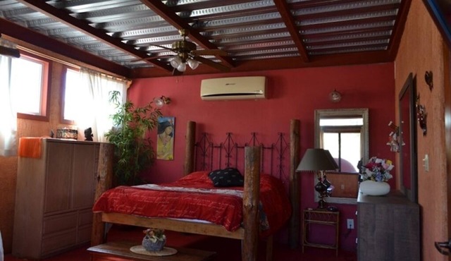 Eclectic rooms on the Malecon & Sea of Cortez. Furry friends welcome! in Puerto Peñasco