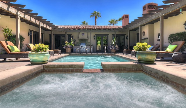 “El Camino Relaxo” 5005 sq ft Villa with Game Arcade, Walk to Top Dining & Bars in Palm Springs