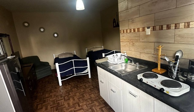 El Puente cómodo estudio cocina y baño privados, metro General Anaya a 2 minutos in Ciudad de México