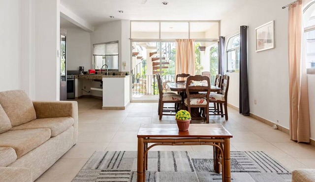 El Sol: apartment with rooftop lounge access minutes from 5 Avenida in Playa del Carmen