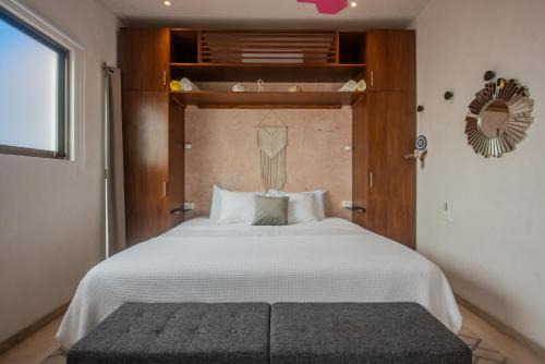 Elegant private room by a pool in Isla Mujeres