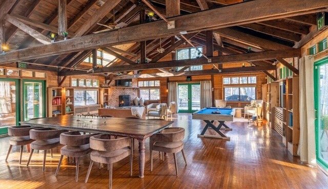 Enchanting Scenic Lodge | Lake Views & Hot Tub in Matamoras