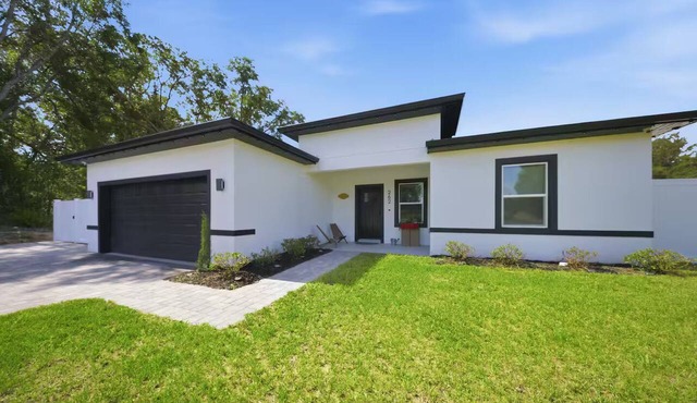 Enjoyable 4-bedroom house with AC in charming Ocala Florida in Ocala