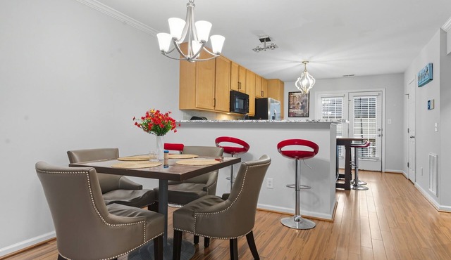 Entire home in prime Raleigh with workspace, comm pool, dog park and golf course in Raleigh