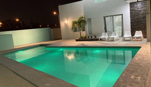 Entire home with Pool. Walk to the beach. Lety Copel in Mazatlan