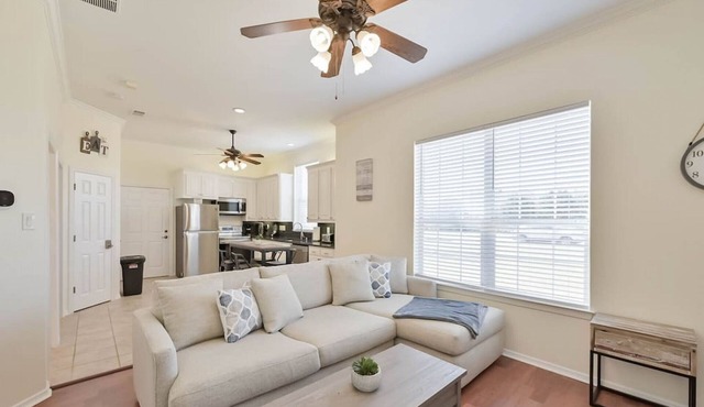 ★Executive Lakeside Estate★Front-Attached Apt Only in Cedar Hill