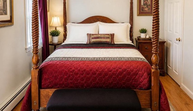 Fall River Stay Stylish 2BR Urban Haven Suite in Fall River