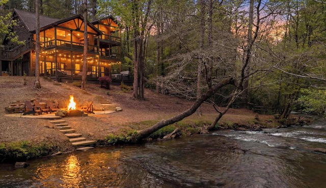 Fall Riverfront Cabin in Blue Ridge, GA in Cherry Log
