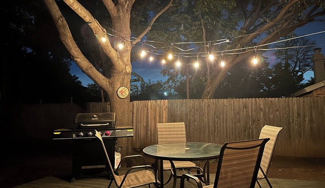 Family & Pet Friendly Smart Home, Garage Parking, Fenced Yard, Near Stadiums in Euless