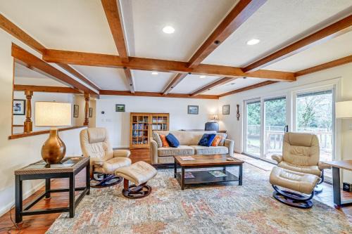 Fishing & Rafting Retreat: 7 Mi to Rogue River! in Grants Pass