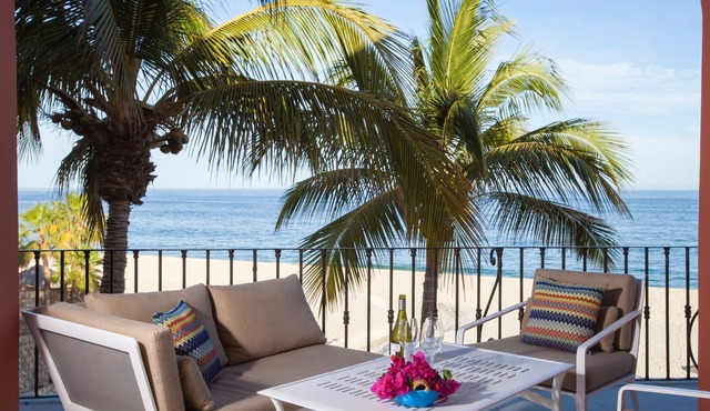 Fresh 2-bedroom Oceanfront Condo at Intimate Casa Del Mar in San José del Cabo