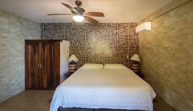 Garcia Rentals Yelapa: Vista Hermosa con aire acondicionado in Yelapa