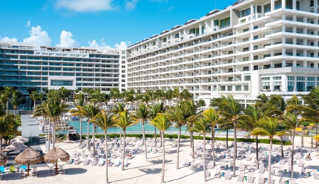 Garza Blanca-Luxury One-Bedroom Suite Modern Ocean View, Full Kitchen & 2 Baths