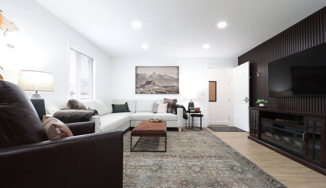 GORGEOUS Autumn Arbor Condo - 2 Blks BYUI, 2 Car Garage, 2 Bed, 2 Bath, Office in Rexburg