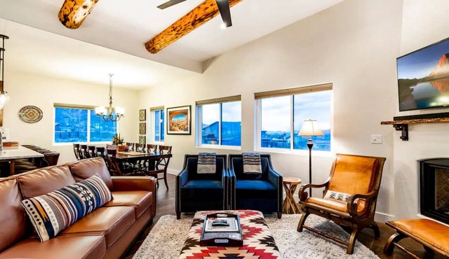 Gorgeous Moab Retreat with Red Rock and La Sal Mountain Views - South Valley in Moab