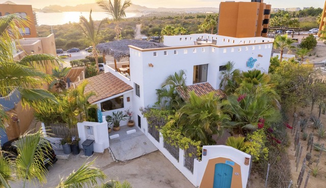 Great location! Short Walk to Private Beach, Amazing Views, Heated Private Pools in CABO SAN LUCAS