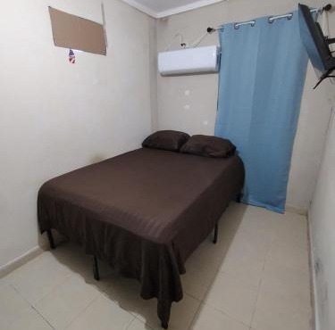 Habitación 1 Cama Matrimonial, Baño Compartido in Matamoros
