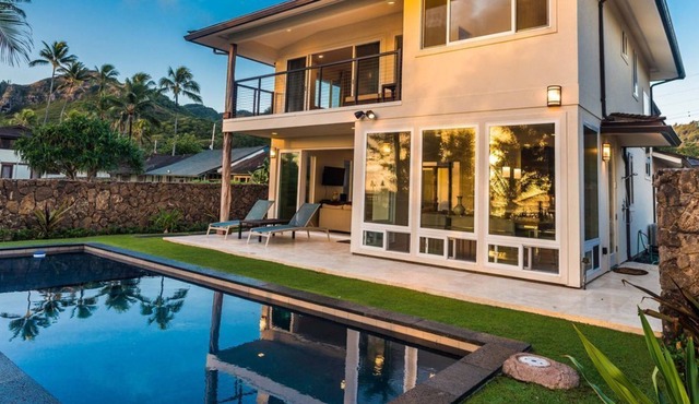 Hale Kamalani - Oceanfront, Walk to Beach, BBQ , Lanai in Laie