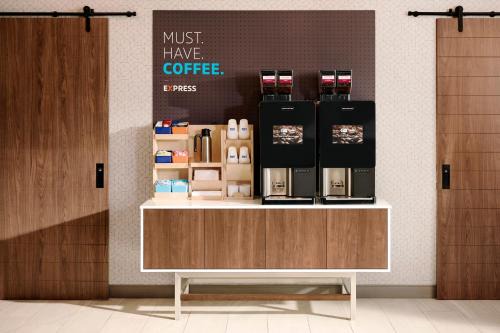 Holiday Inn Express & Suites - Commerce by IHG in Commerce