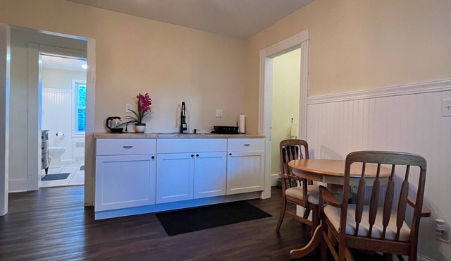 Holyoke House Oasis: Calm Trips in Holyoke