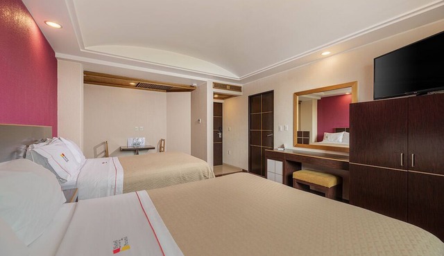 Hotel & Villas Panamá in Mexico City