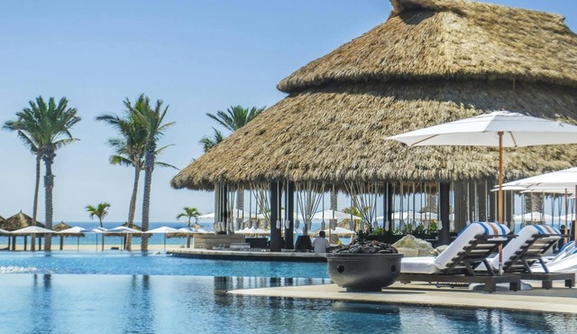 Ideal Getaway-Cabo Azul Junior Suite Partial Courtyard or Partial Pool View in San José del Cabo