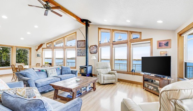 Jettyview Escape in Rockaway Beach