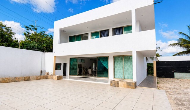 Jungle Mansion - 6 Bedroom - Pool Volleyball - Outdoor Bar