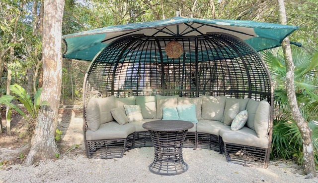 Ku Kuk Glamping – Domo Savia